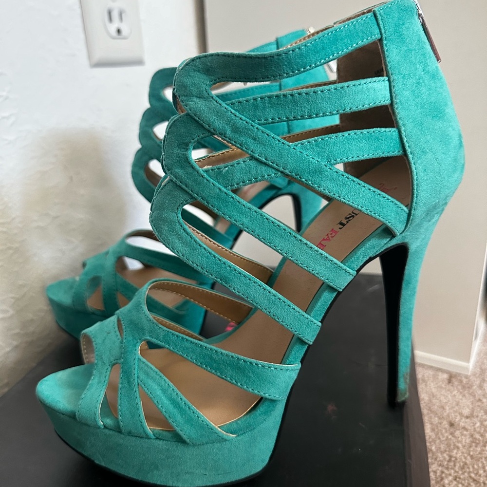 Just Fab Lilia’s Seafoam Platform Heels Size 8.5 - Picture 5 of 12